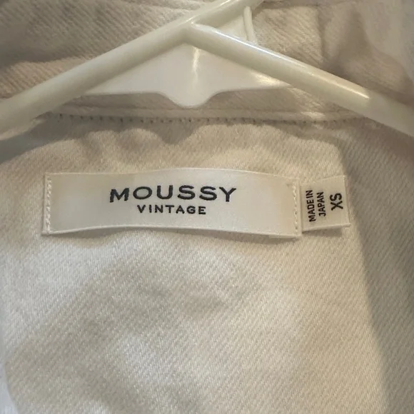 Moussy Vintage White Cropped Denim Jacket (244) - Picture 2 of 9